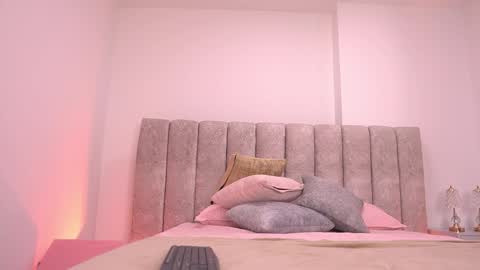 Violeta online show from November 8, 2025, 3:07 am