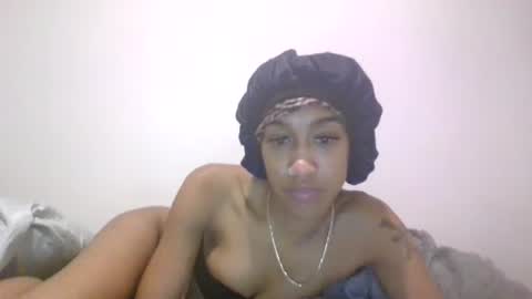 Snapshot of vvlk2112 chatting on November 28, 2025, 8:39 am vvlk2112 online show from November 28, 2025, 8:39 am