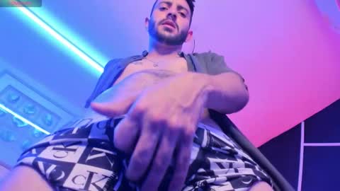 Snapshot of vynny_blacke_ chatting on October 17, 2025, 11:51 pm Vynny Blacke online show from October 17, 2025, 11:51 pm