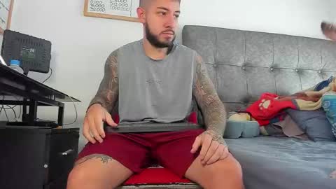 vyxen_ online show from February 16, 2026, 2:02 pm