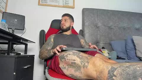 vyxen_ online show from March 30, 2026, 8:54 pm