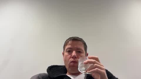 V online show from January 9, 2026, 3:20 am