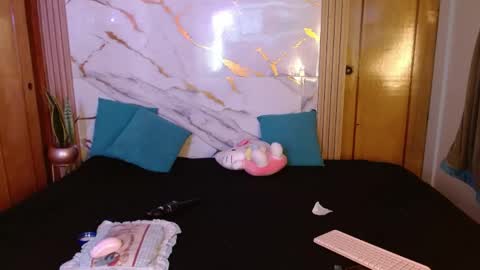 kitty SUPORT ME AND MY BABY SINGLE MOMY online show from April 18, 2026, 7:01 am