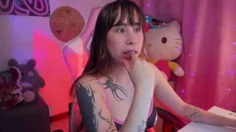 AIKA  online show from November 17, 2025, 3:23 am