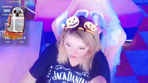   online show from October 9, 2025, 3:59 am