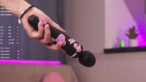  Lina online show from October 9, 2025, 5:27 am