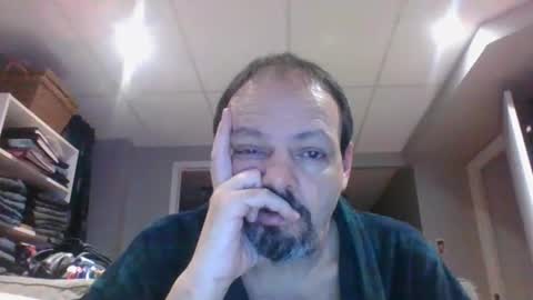 walker033 online show from February 10, 2025, 6:09 am