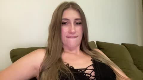 walkiria19 online show from June 28, 2026, 7:20 pm