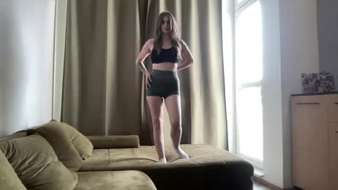 walkiria19 online show from July 4, 2026, 1:17 pm