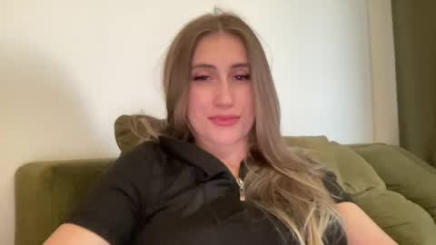 walkiria19 online show from July 14, 2026, 6:46 pm