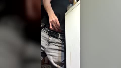 Snapshot of waltbkk chatting on April 3, 2026, 8:51 pm Walter online show from April 3, 2026, 8:51 pm