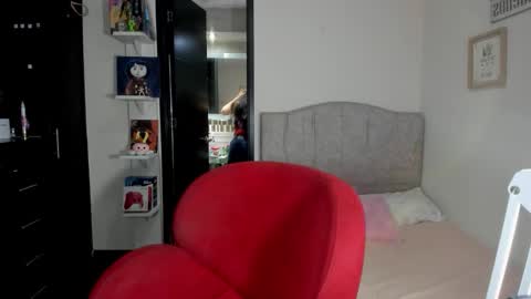 walton_abieca_ online show from September 20, 2025, 11:50 pm