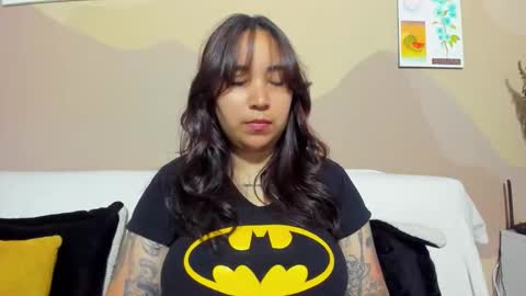 Waningrose  Lu online show from October 16, 2025, 5:25 pm