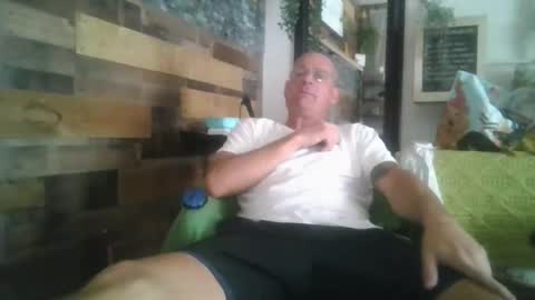 wantmymantofukme online show from September 29, 2025, 4:34 pm