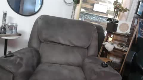 wantmymantofukme online show from October 29, 2025, 12:46 am