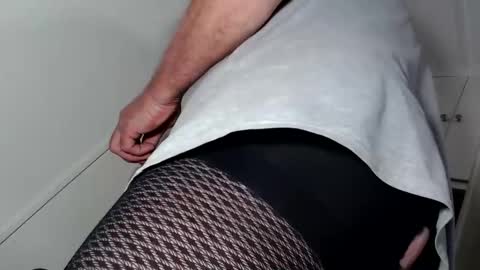 wants online show from December 28, 2024, 8:05 am