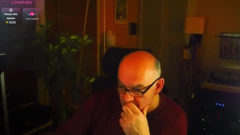 Snapshot of warp147 chatting on November 11, 2025, 11:16 pm warp147 online show from November 11, 2025, 11:16 pm