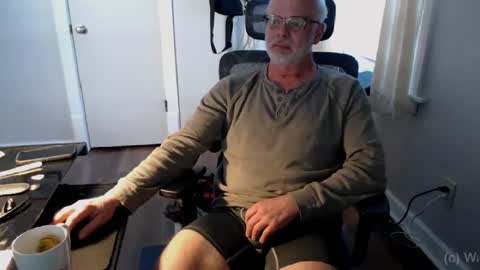 Snapshot of wasted_daze_ chatting on January 22, 2025, 9:43 pm wasted_daze_ online show from January 22, 2025, 9:43 pm