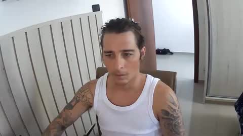 Snapshot of wave_boyy chatting on May 21, 2026, 12:23 pm wave_boyy online show from May 21, 2026, 12:23 pm