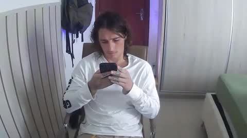 Snapshot of wave_boyy chatting on June 3, 2026, 3:17 pm wave_boyy online show from June 3, 2026, 3:17 pm