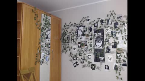 Mina online show from September 24, 2025, 12:47 am