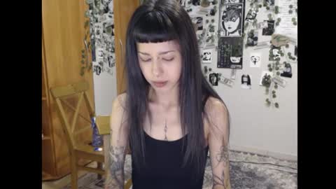 Mina online show from September 30, 2025, 1:43 am