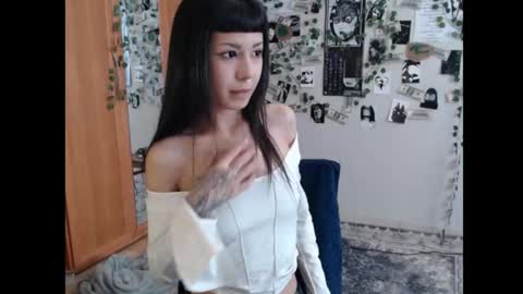 Mina online show from October 11, 2025, 10:25 am