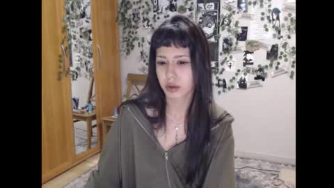 Mina online show from October 17, 2025, 1:20 am