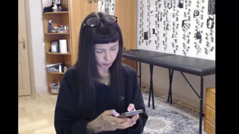 Mina online show from November 22, 2025, 9:36 pm