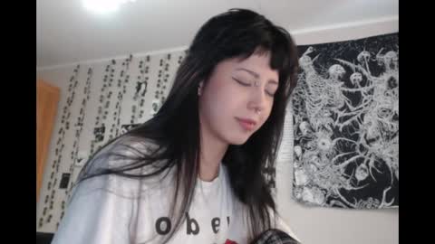 Snapshot of wavy_nights chatting on May 16, 2026, 2:16 pm Mina online show from May 16, 2026, 2:16 pm