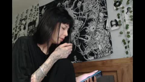 Snapshot of wavy_nights chatting on May 29, 2026, 9:57 pm Mina online show from May 29, 2026, 9:57 pm