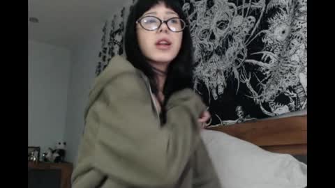 Snapshot of wavy_nights chatting on May 30, 2026, 9:34 pm Mina online show from May 30, 2026, 9:34 pm