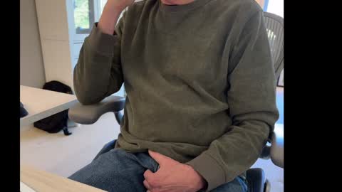 Luvs To Play. online show from January 14, 2025, 2:32 pm