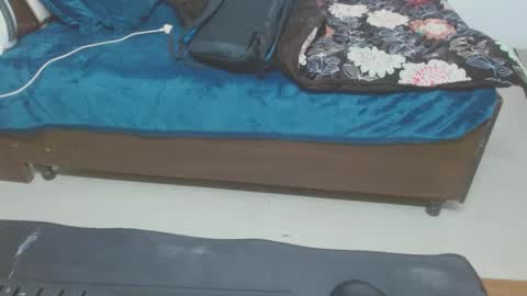 Snapshot of we_are_indian chatting on December 30, 2024, 5:04 am khushiwife kabirhubby kavyasexy gf online show from December 30, 2024, 5:04 am