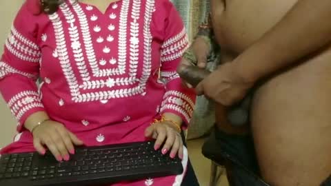 Snapshot of we_are_indian chatting on June 25, 2026, 4:23 am khushiwife kabirhubby kavyasexy gf online show from June 25, 2026, 4:23 am