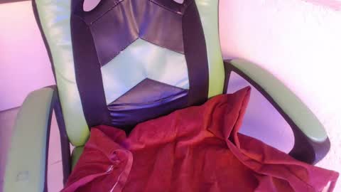 Trixie 3 online show from September 27, 2025, 1:38 pm