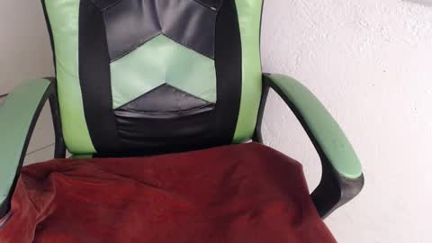 Trixie 3 online show from December 16, 2025, 2:22 pm