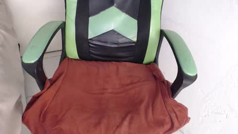 Trixie 3 online show from January 9, 2026, 3:26 pm