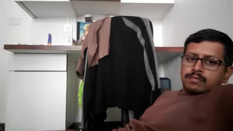 sexyguy online show from February 16, 2026, 5:47 am