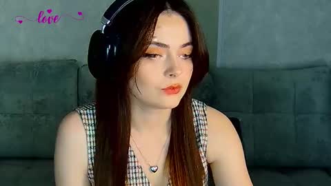 Snapshot of weareyoursun chatting on March 1, 2025, 6:00 pm Alice online show from March 1, 2025, 6:00 pm