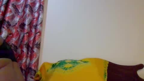 Snapshot of weaverbird25 chatting on March 24, 2026, 7:19 pm weaverbird25 online show from March 24, 2026, 7:19 pm