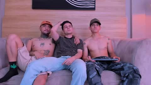Jhonny Dick  his neighbors. online show from May 15, 2026, 7:21 pm