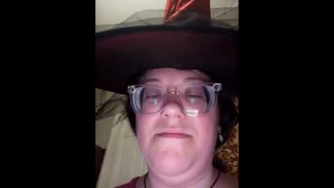 Marina online show from October 31, 2025, 11:06 pm