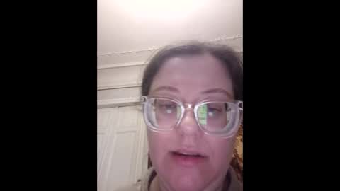 Marina online show from February 25, 2026, 10:52 pm