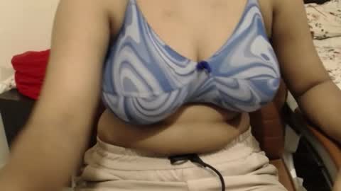 mina online show from October 4, 2025, 3:04 am