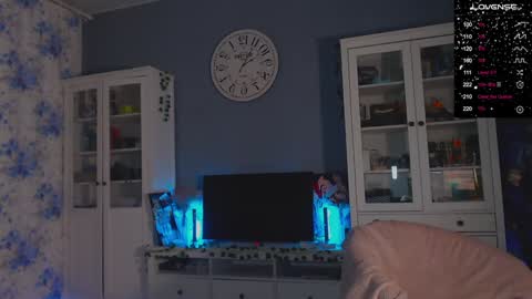 Snapshot of weed_princesss chatting on January 7, 2025, 1:14 pm moon online show from January 7, 2025, 1:14 pm