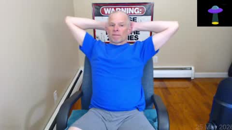 Snapshot of weird_chris chatting on May 25, 2026, 7:09 pm Chris online show from May 25, 2026, 7:09 pm