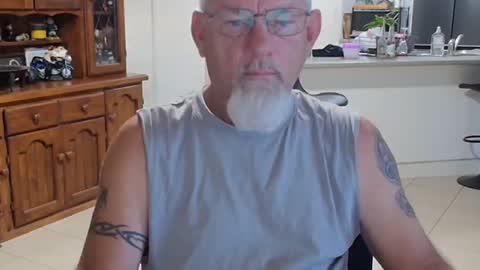 Wellhelloo online show from February 21, 2026, 7:48 pm