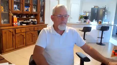 Snapshot of wellhelloo chatting on June 4, 2026, 6:19 am Wellhelloo online show from June 4, 2026, 6:19 am