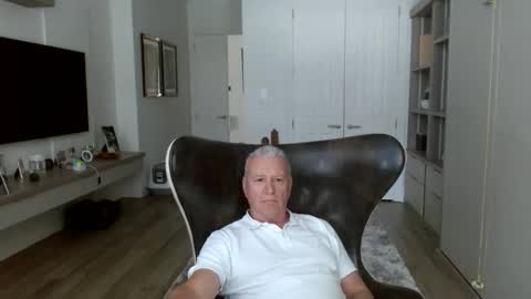 Exhibitionist online show from June 11, 2026, 3:54 pm